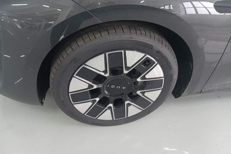 Used Audi E5 Sportback 2026 Pioneer Model Left Front Wheel Hub