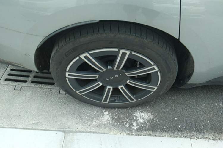 Used Audi E5 Sportback 2026 Pioneer Quattro Model Right Rear Wheel Hub