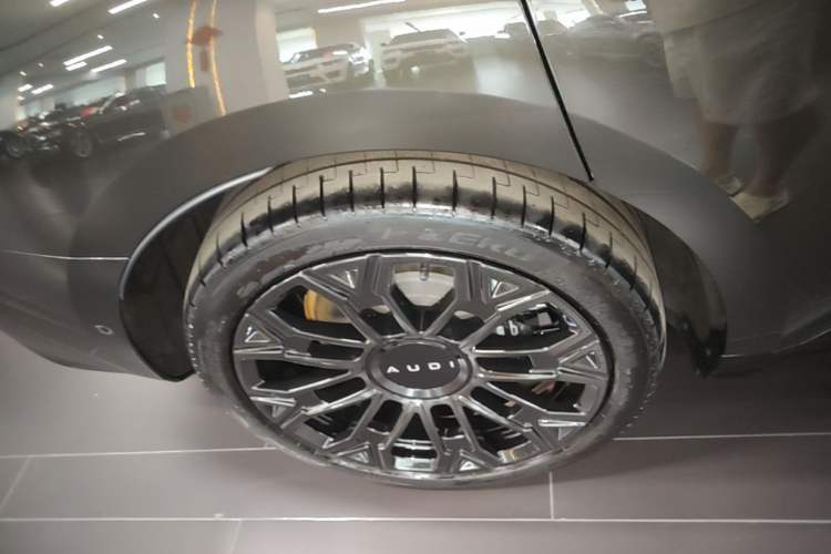Used Audi E5 Sportback 2026 Flagship Quattro Model Right Rear Wheel Hub