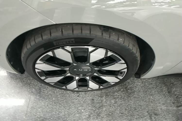 Used Audi E5 Sportback 2026 Flagship Quattro Model Left Front Wheel Hub
