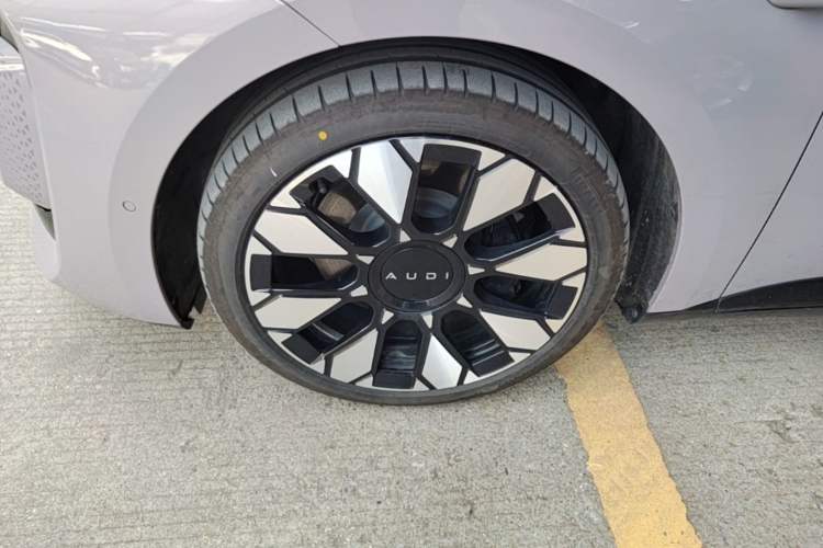 Used Audi E5 Sportback 2026 Flagship Quattro Model Left Front Wheel Hub
