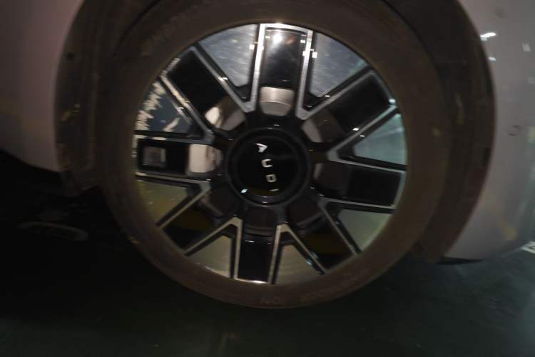 Used Audi E5 Sportback 2026 Pioneer Model Right Front Wheel Hub