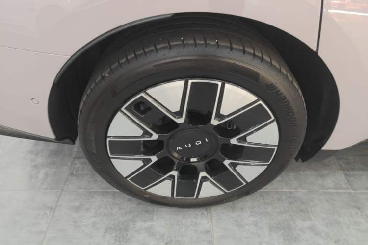 Used Audi E5 Sportback 2026 Pioneer Model Right Rear Wheel Hub