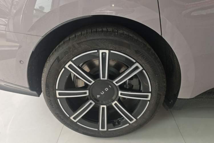 Used Audi E5 Sportback 2026 Pioneer Plus Model Right Rear Wheel Hub