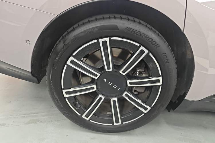Used Audi E5 Sportback 2026 Pioneer Quattro Model Right Rear Wheel Hub