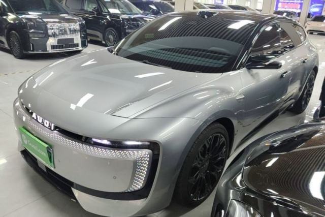 Audi E5 Sportback 2026 Pioneer Quattro Model مستعملة
