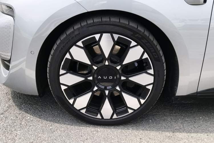 Used Audi E5 Sportback 2026 Flagship Quattro Model Left Front Wheel Hub