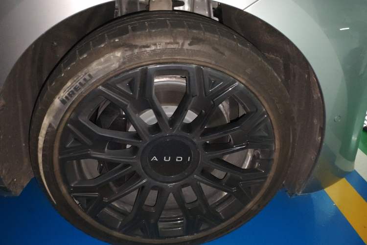 Used Audi E5 Sportback 2026 Pioneer Plus Model Right Front Wheel Hub