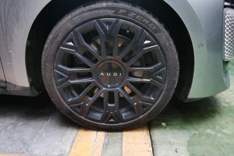 Used Audi E5 Sportback 2026 Flagship Quattro Model Right Front Wheel Hub