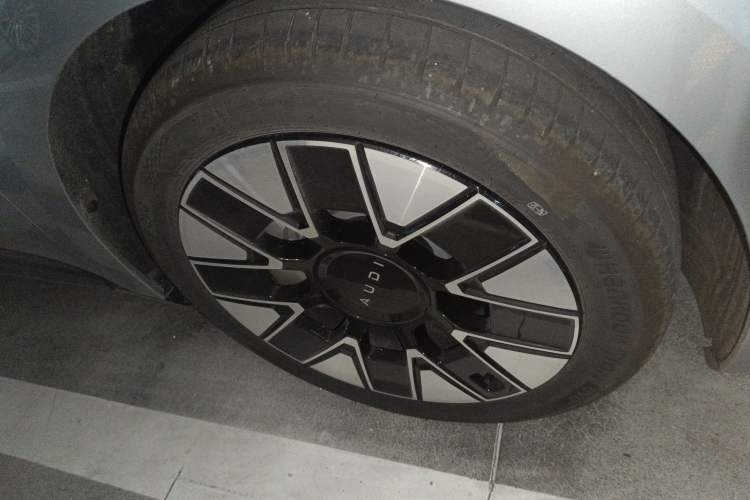 Used Audi E5 Sportback 2026 Pioneer Model Right Front Wheel Hub