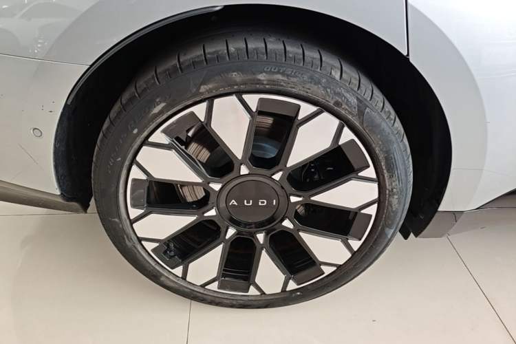 Used Audi E5 Sportback 2026 Flagship Quattro Model Right Rear Wheel Hub