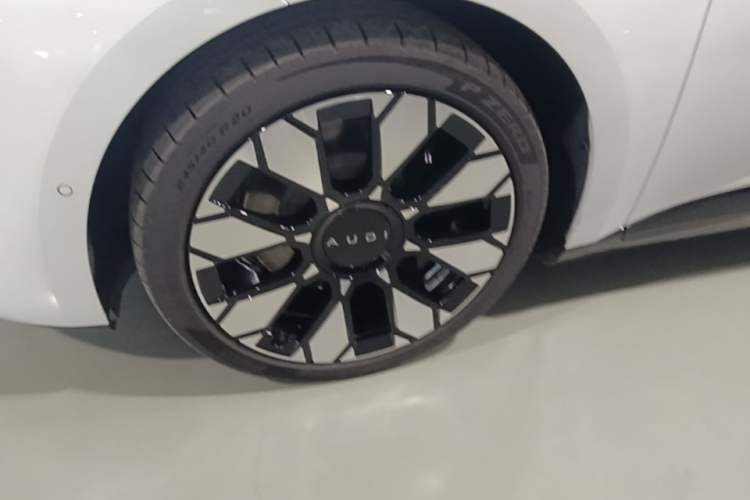 Used Audi E5 Sportback 2026 Flagship Quattro Model Left Front Wheel Hub