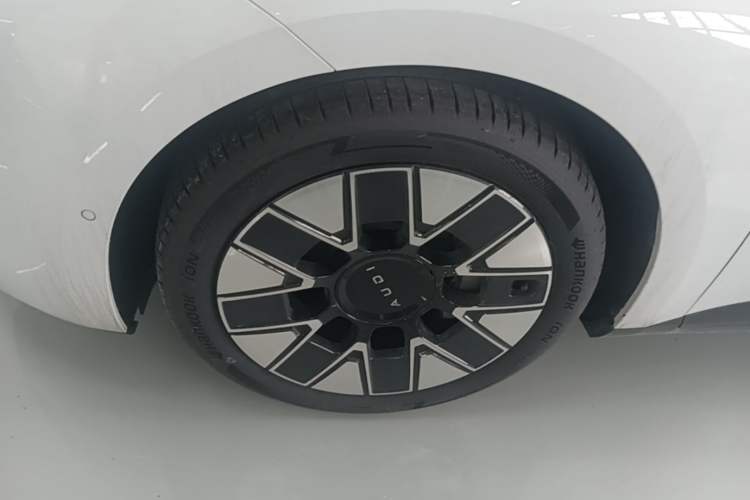 Used Audi E5 Sportback 2026 Pioneer Model Left Front Wheel Hub