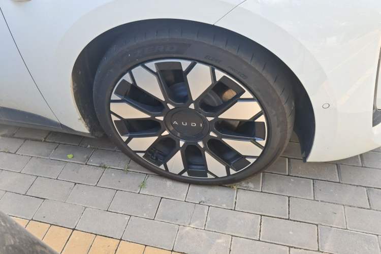 Used Audi E5 Sportback 2026 Flagship Quattro Model Right Front Wheel Hub