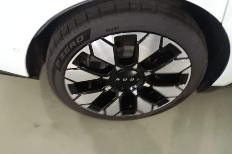 Used Audi E5 Sportback 2026 Flagship Quattro Model Right Rear Wheel Hub