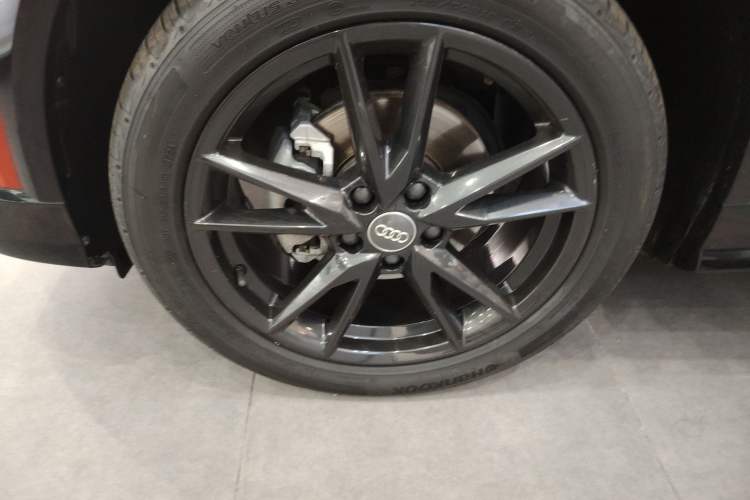 Used Audi Q2L 2020 35 TFSI Ambition Dynamic Edition Left Front Wheel Hub