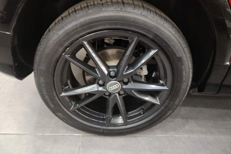 Used Audi Q2L 2020 35 TFSI Ambition Dynamic Edition Right Rear Wheel Hub