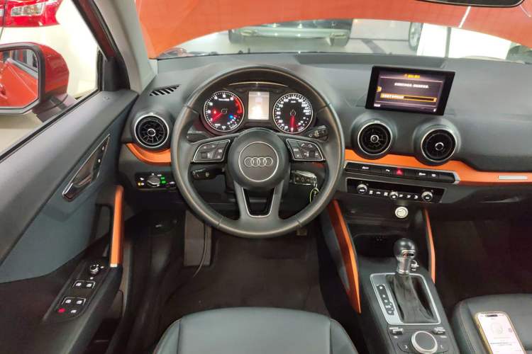 Used Audi Q2L 2018 35 TFSI Fashionable & Elegant Version China VI Emission Standard Steering Wheel