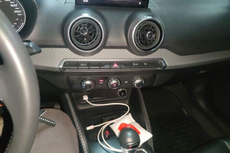 Used Audi Q2L 2018 35 TFSI Launch Exclusive Edition China VI Audio And AC Panel