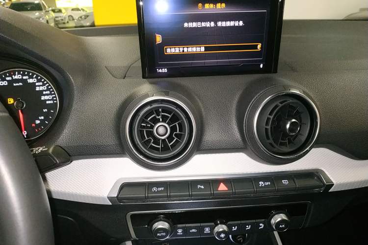 Used Audi Q2L 2018 35 TFSI Fashionable & Elegant Version China VI Emission Standard Audio And AC Panel