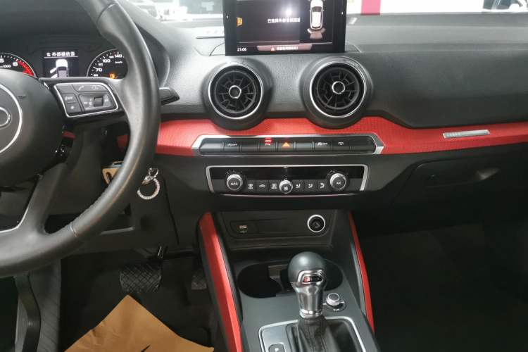 Used Audi Q2L 2018 35 TFSI Fashion Dynamic Version China VI Emission Standard Audio And AC Panel