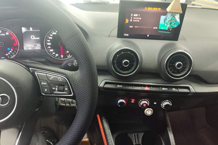Used Audi Q2L 2018 35 TFSI Launch Exclusive Edition China VI Audio And AC Panel