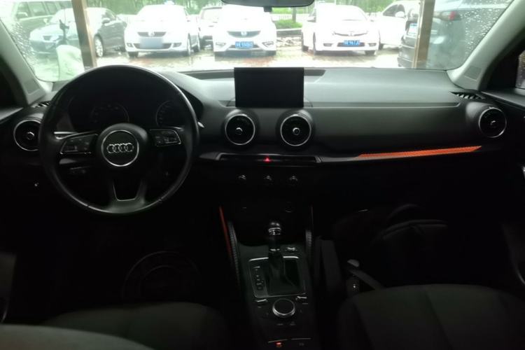 Used Audi Q2L 2018 35 TFSI Launch Exclusive Edition China VI Center Console