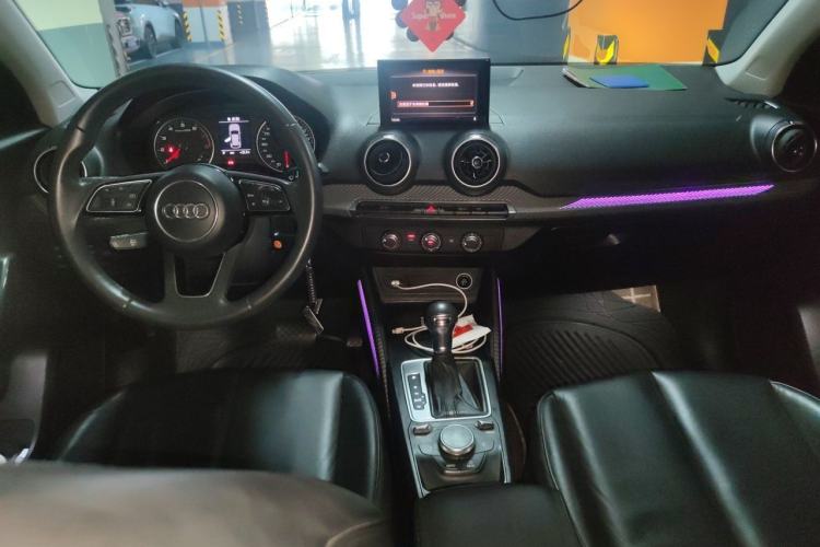 Used Audi Q2L 2018 35 TFSI Launch Exclusive Edition China VI Center Console