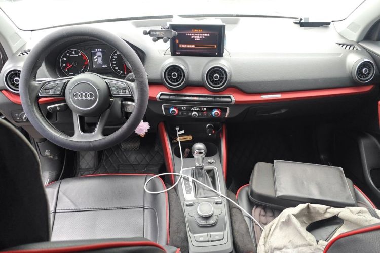 Used Audi Q2L 2018 35 TFSI Fashion Dynamic Version China VI Emission Standard Center Console