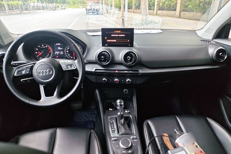 Used Audi Q2L 2018 35 TFSI Launch Exclusive Edition China V Center Console