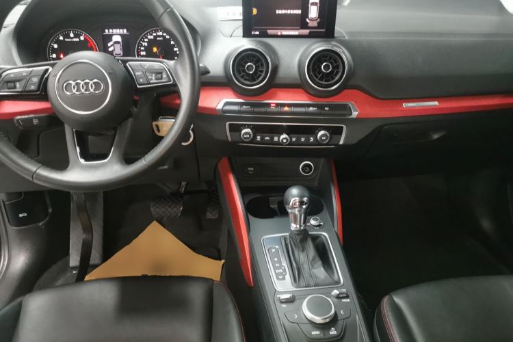 Used Audi Q2L 2018 35 TFSI Fashion Dynamic Version China VI Emission Standard Center Console