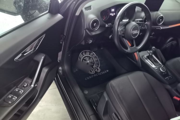 Used Audi Q2L 2018 35 TFSI Launch Exclusive Edition China VI Driver Seat