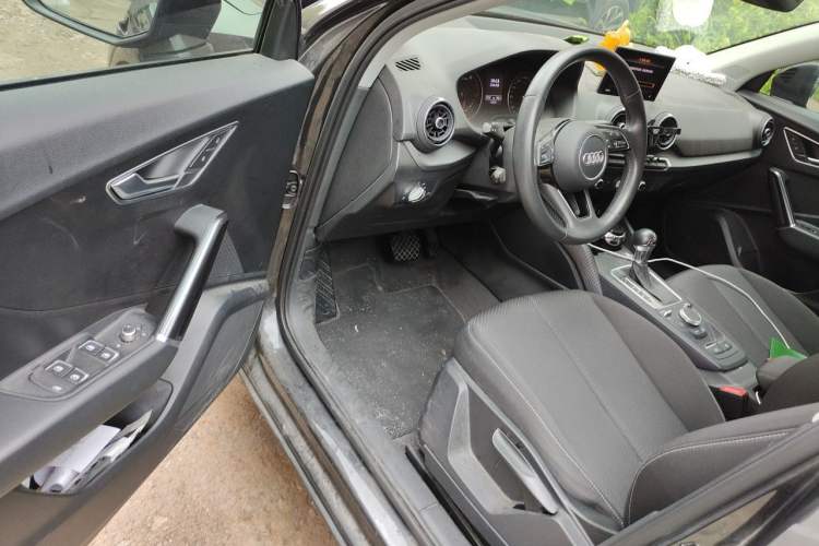 Used Audi Q2L 2018 35 TFSI Launch Exclusive Edition China V Driver Seat