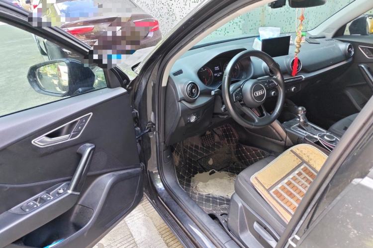 Used Audi Q2L 2018 35 TFSI Launch Exclusive Edition China VI Driver Seat