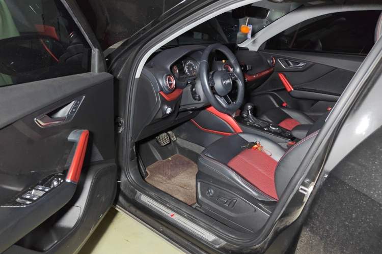 Used Audi Q2L 2018 35 TFSI Fashion Dynamic Version China VI Emission Standard Driver Seat