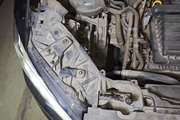 Used Audi Q2L 2018 35 TFSI Fashion Dynamic Version China VI Emission Standard Engine Bay Right