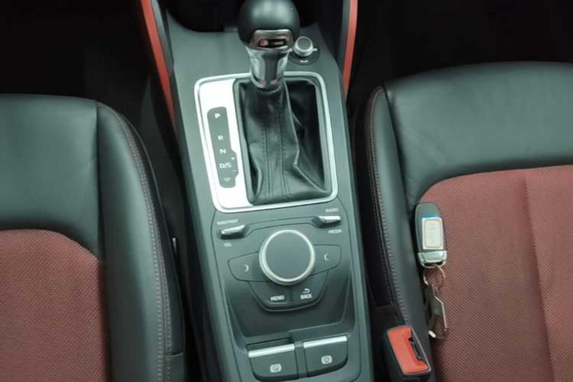 Used Audi Q2L 2018 35 TFSI Fashion Dynamic Version China V Emission Standard Gear Lever