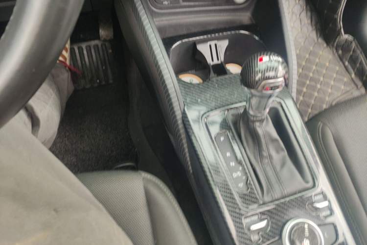 Used Audi Q2L 2018 35 TFSI Launch Exclusive Edition China VI Gear Lever