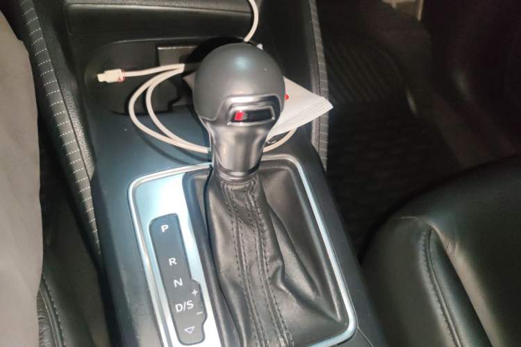 Used Audi Q2L 2018 35 TFSI Launch Exclusive Edition China VI Gear Lever