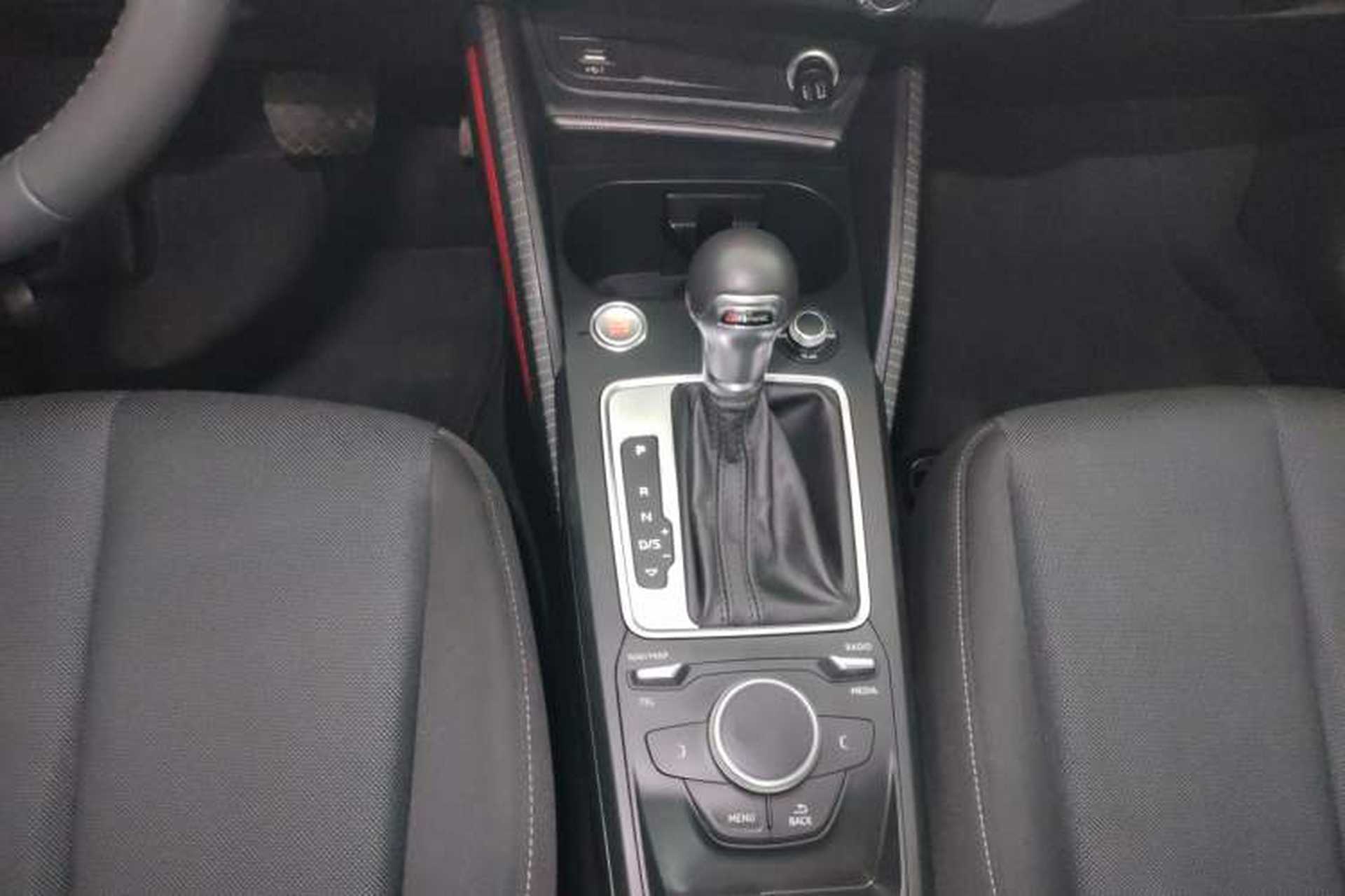 Used Audi Q2L 2018 35 TFSI Launch Exclusive Edition China VI Gear Lever