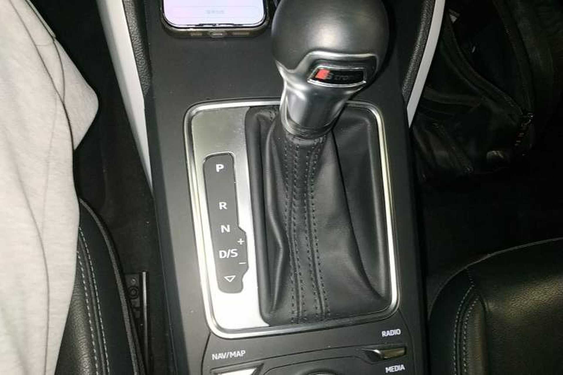Used Audi Q2L 2018 35 TFSI Fashionable & Elegant Version China VI Emission Standard Gear Lever