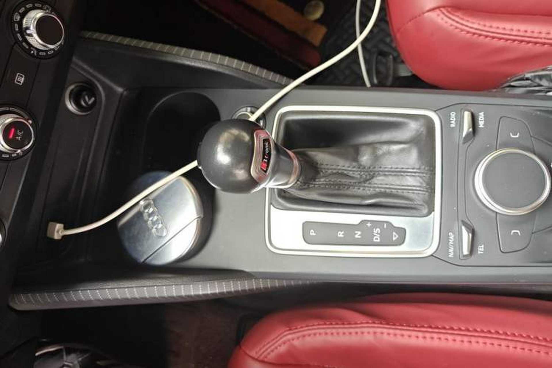 Used Audi Q2L 2018 35 TFSI Launch Exclusive Edition China V Gear Lever