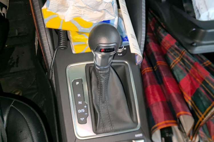 Used Audi Q2L 2018 35 TFSI Launch Exclusive Edition China VI Gear Lever