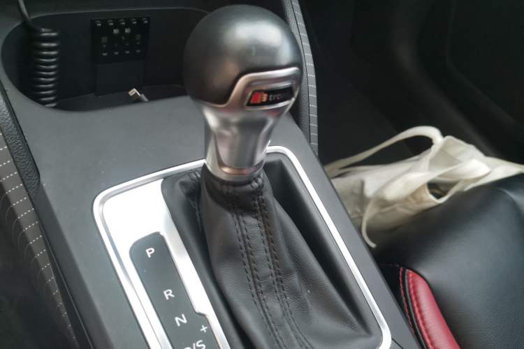 Used Audi Q2L 2018 35 TFSI Launch Exclusive Edition China VI Gear Lever