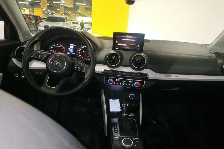 Used Audi Q2L 2018 35 TFSI Fashionable & Elegant Version China VI Emission Standard Interior 2