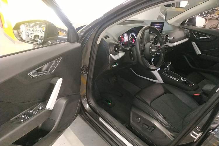 Used Audi Q2L 2018 35 TFSI Fashionable & Elegant Version China VI Emission Standard Interior 3