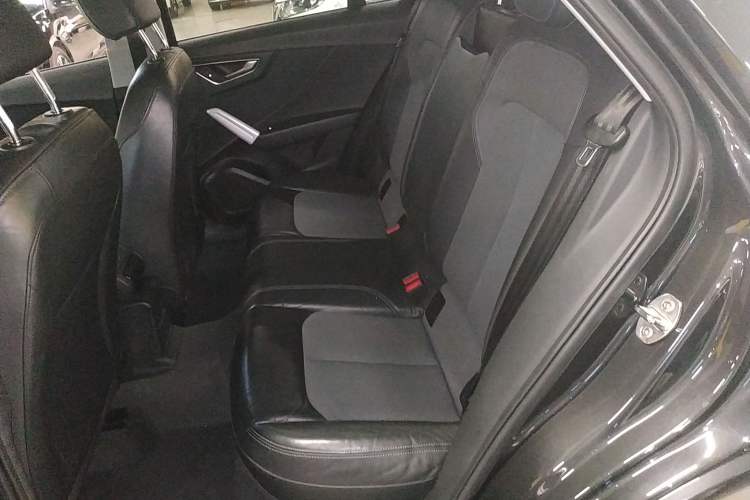 Used Audi Q2L 2018 35 TFSI Fashionable & Elegant Version China VI Emission Standard Interior 4