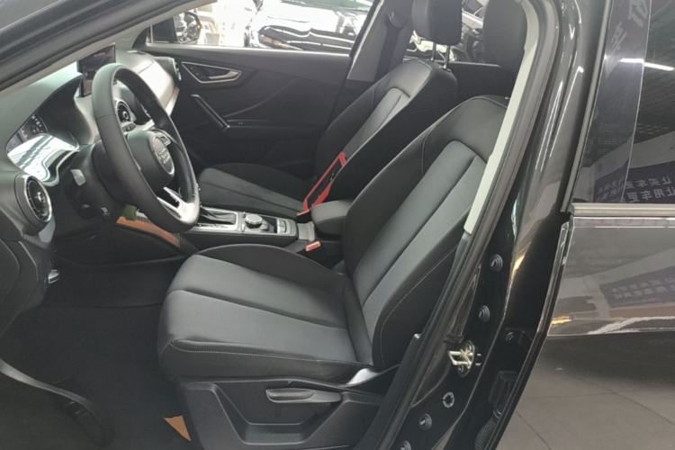 Used Audi Q2L 2018 35 TFSI Launch Exclusive Edition China VI Left Front Seat