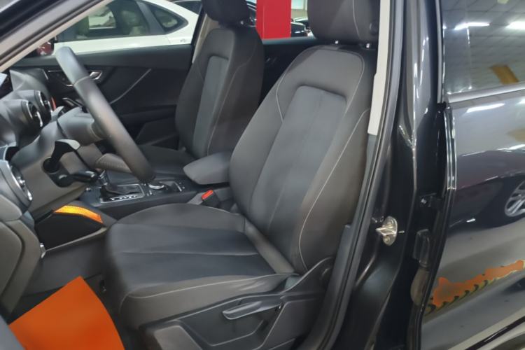 Used Audi Q2L 2018 35 TFSI Launch Exclusive Edition China VI Left Front Seat