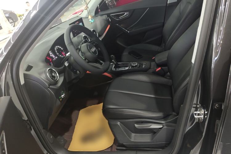 Used Audi Q2L 2018 35 TFSI Launch Exclusive Edition China VI Left Front Seat